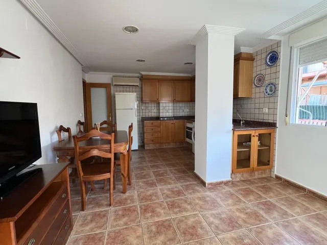 Piso en Venta con Vistas al Mar en Playa Levante, Santa Pola - foto 3