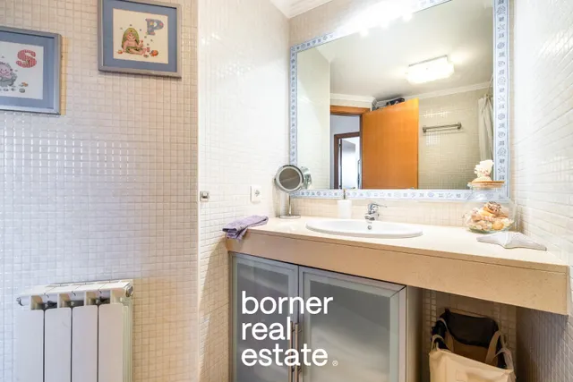 Piso en venta en Calle de Josep Puig i Cadafalch — 46