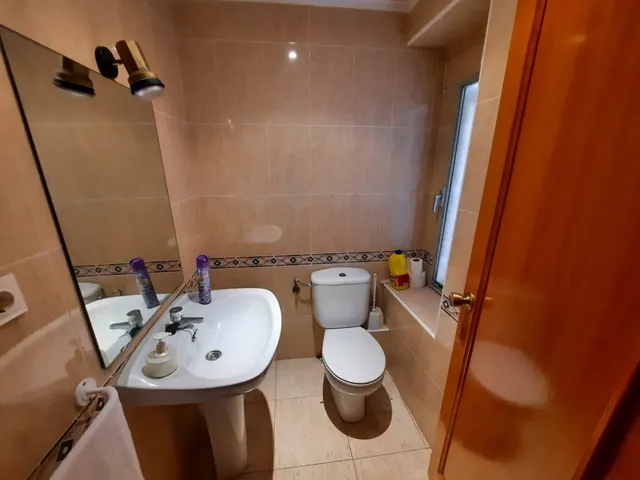 CASA CON PLANTA BAJA, PRIMERA ALTURA Y CAMARAS — 12