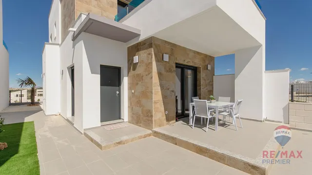¡Chalet individual nuevo a la venta en Vistabella Golf Orihuela! — 26