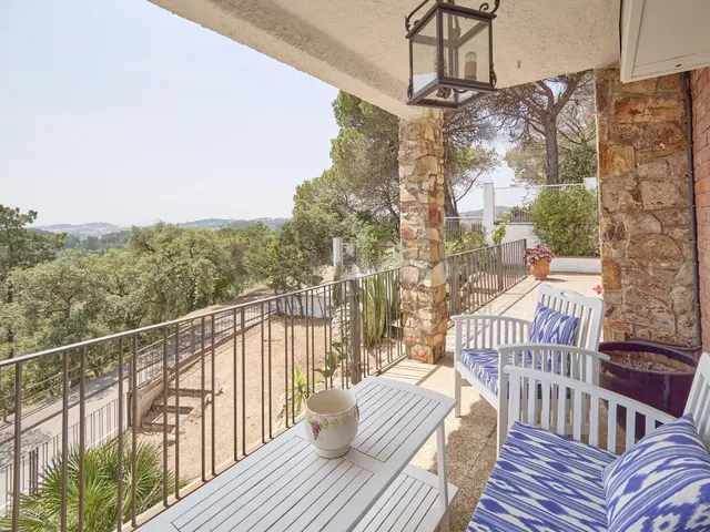 Villa con 2.000 m2 de parcela, privacidad total y gran poten - foto 3