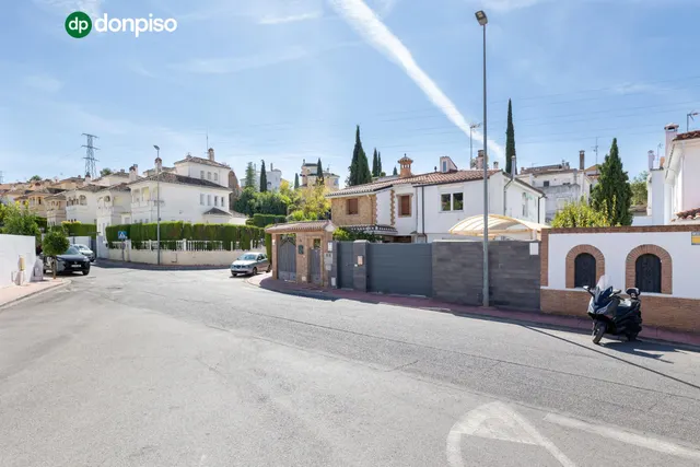 PRECIOSA CASA EN MONTELUZ — 33