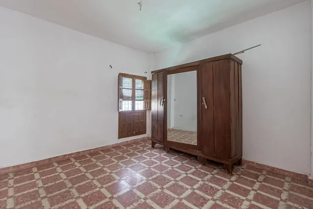 Cortijo con casa de 117 m2 y terreno de 2.312 m2 en Santa Fe — 11