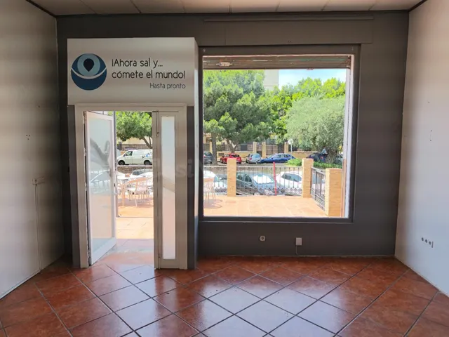 EN EXCLUSIVA LOCAL EN VENTA EN AVENIDA MOLIERE, MALAGA — 3