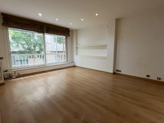 PISO MUY AMPLIO Y TRANQUILO EN SARRIA — 3