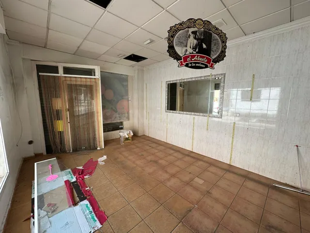 LOCAL COMERCIAL EN LA VIÑA PERFECTO PARA TIENDA O RESTAURANT - foto 4