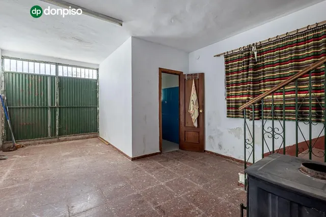 Cortijo con casa de 117 m2 y terreno de 2.312 m2 en Santa Fe — 9