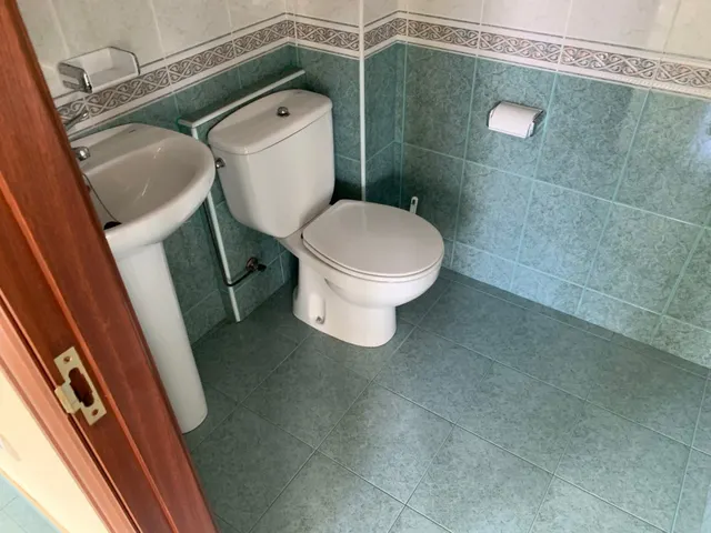 SE VENDE O ALQUILA ENTREPLANTA COMERCIAL EN RIANXO — 13