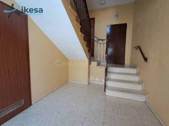 Piso ubicado en el edificio Villasol del Polígono Guadalquiv - foto 2
