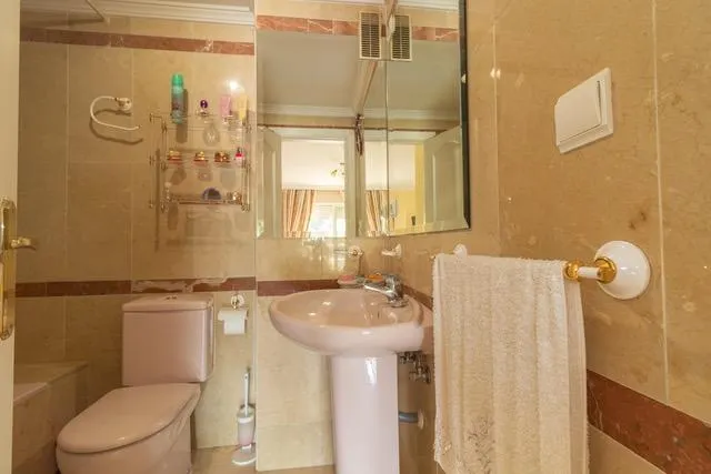 Oportunidad única de vivir junto al mar en una ubicación inmejorable. | CABANILLAS REAL ESTATE — 26