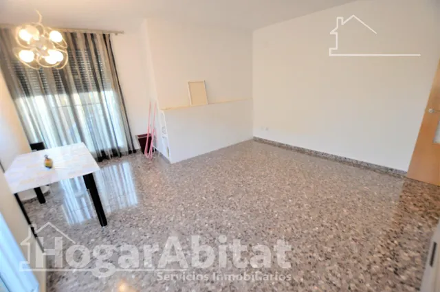 Excelente oportunidad en este amplio piso exterior con balcón, garaje y trastero — 6