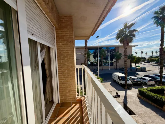 Chalet adosado esquinero con jardín privado, terrazas y garaje doble en La Patacona — 27