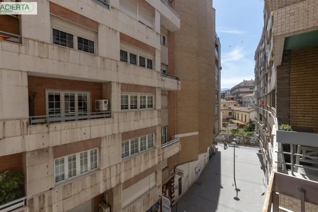 Amplia vivienda en pleno centro de Granada — 19