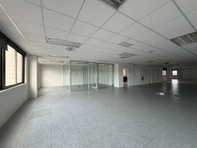 Oficinas en la zona de gran via 2 exteriores diafana con pk — 4