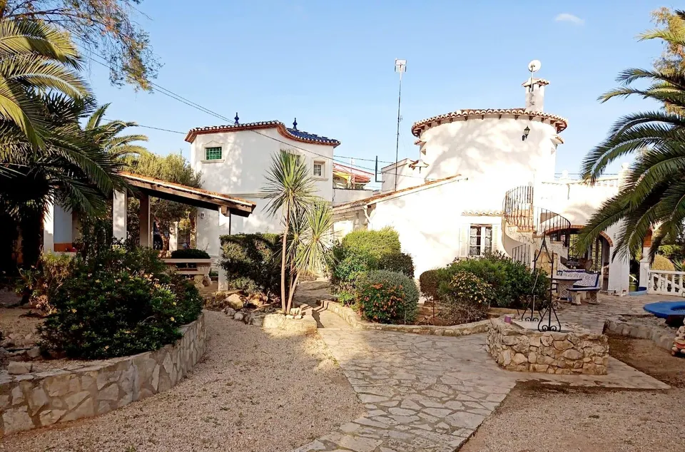 VCH95- CHALET  6 DORMITORIOS + 2.700m2