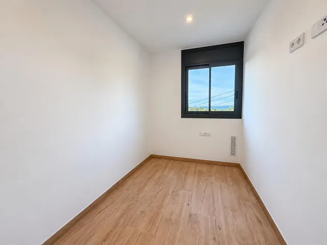 CASA A ESTRENAR DE 4 habitaciones Y ZONA PARQUING — 9
