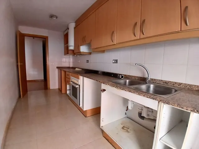 Amplio Piso con 3 habitaciones en Av. Catalunya — 6