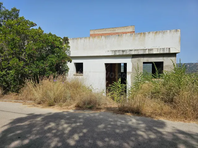 Casa en construcción. Obra parada - foto 4