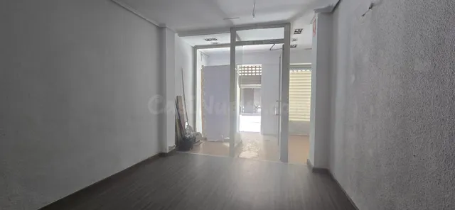 Local comercial en venta en pleno centro de Lliria - foto 3