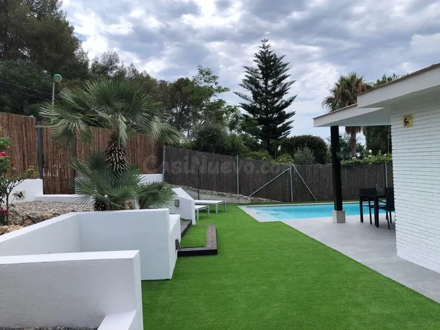 Casa con jardin piscina en alquiler en Vallpineda.Sitges - foto 5