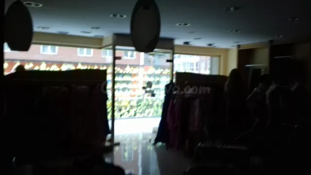 LOCAL COMERCIAL EN AREA CENTRAL DE 90 M2 - foto 3
