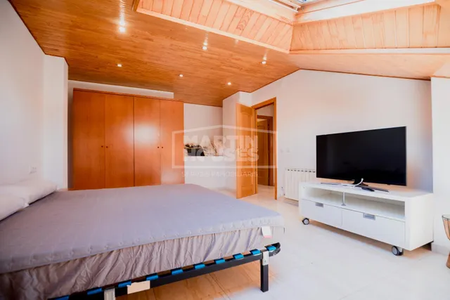 Dúplex de 3 habitaciones en el centro de La Seu d'Urgell — 17