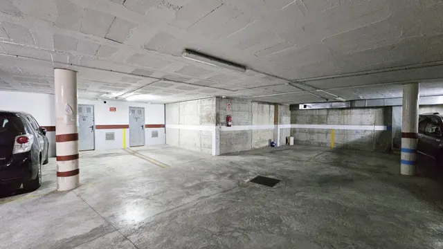 Plaza de aparcamiento en Foners: cómoda, segura y bien ubica - foto 3