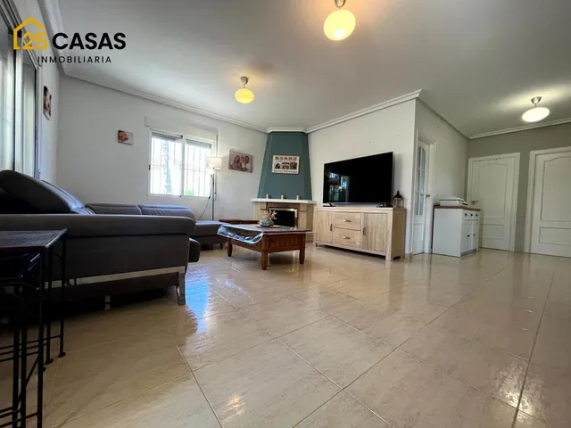 Chalet en Dolores con piscina climatizada, casa de invitados, paneles solares y mucho más — 11