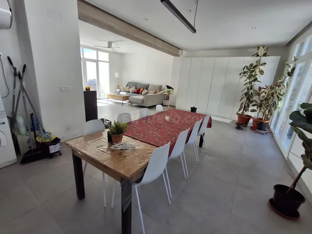 Encantadora Casa de Campo en Villena con Potencial para Refo - foto 3