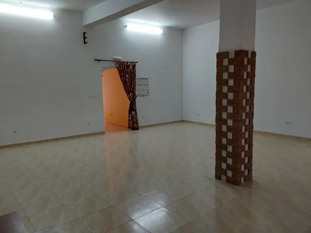 SE ALQUILA LOCAL COMERCIAL EN ZONA MONUMENTO RIBEIRA — 8