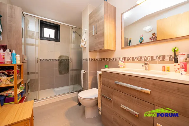 Luminoso piso de 3 dormitorios, 2 baños, garaje y trastero. — 27