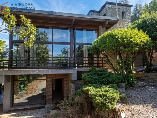 Casa independiente de diseño con alto valor arquitectónico-  - foto 2
