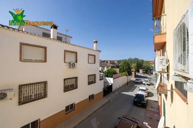 Piso de 3 dorm. en Las Gabias, con APARCAMIENTO. — 27