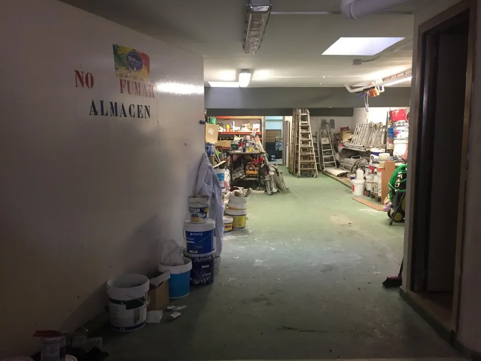 Local de 200 m2. con muchísimas posibilidades en zona Mercat del Tenis.