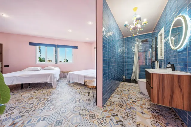 ESPECTACULAR VILLA CON PISCINA, 6 DORMITORIOS EN SUITE Y VISTAS AL MAR EN SA TORRE — 27