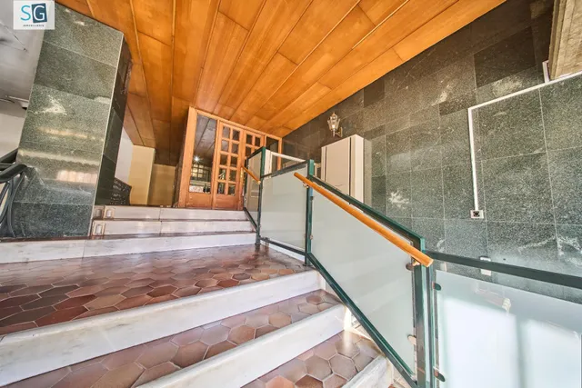 Residencia exclusiva en Paseo del Salón con vistas despejadas — 43