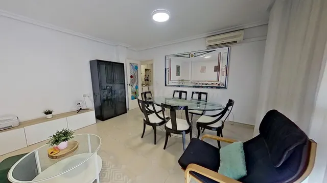 Gran apartamento en Torrevieja: 2 hab, 1 baño — 3