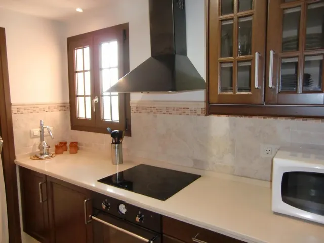 APARTAMENTO EN URBANIZACIÓN PALMERAS CON VISTAS AL MAR — 23