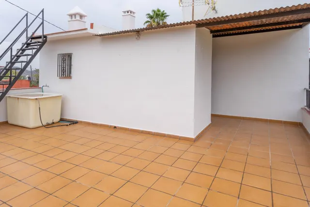 Exclusivo Chalet en Alhaurín el Grande con Piscina y Amplias Vistas — 44