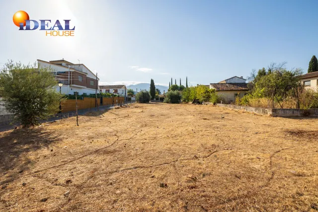 Compra tu parcela para hacer la casa de tus sueños a 5 min de Granada. Huétor Vega — 11