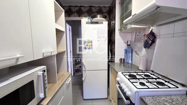 Piso en venta con inquilino en Rocafonda — 6