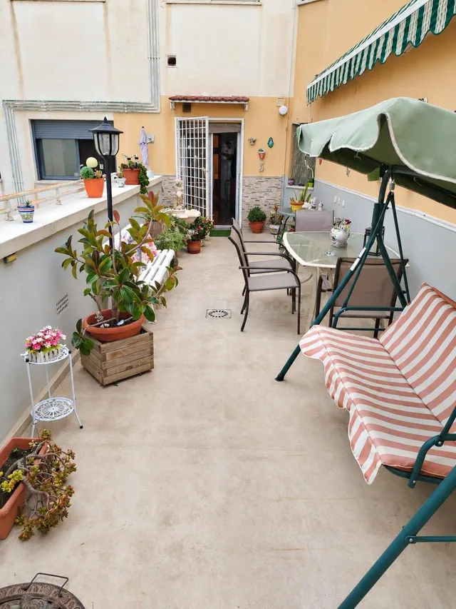 Amplio piso con terraza, trastero y garaje en el centro de E
