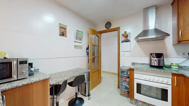 PISO DE TRES DORMITORIOS CON PISCINA CLIMATIZADA, GIMNASIO Y SAUNA EN SAN PEDRO DEL PINATAR — 13