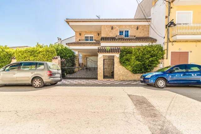 ¡Gran oportunidad! Se vende adosado en Senyera, ideal para q - foto 5