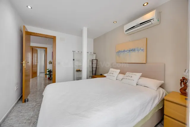 Apartamento de dos dormitorios, en primera línea, con fantásticas vistas al mar — 5