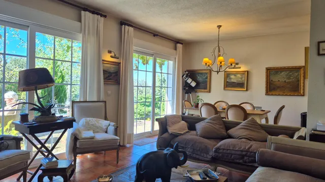 Precioso chalet con espectacular piscina y jardín autóctono — 46