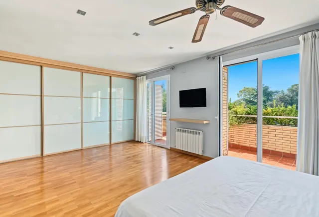 Exclusiva casa con piscina , ascensor y placas solares en llavaneres — 24