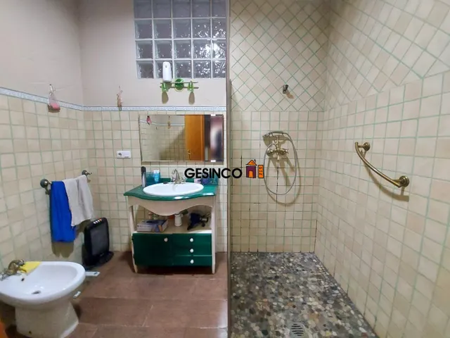 CASA DE PUEBLO CON MUCHAS POSIBILIDADES — 8