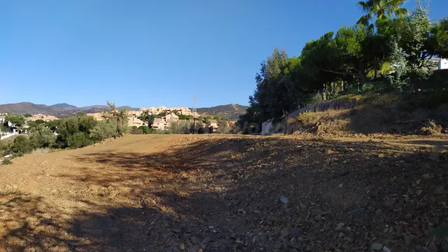 Terreno edificable con vistas en Elviria, Marbella - foto 4