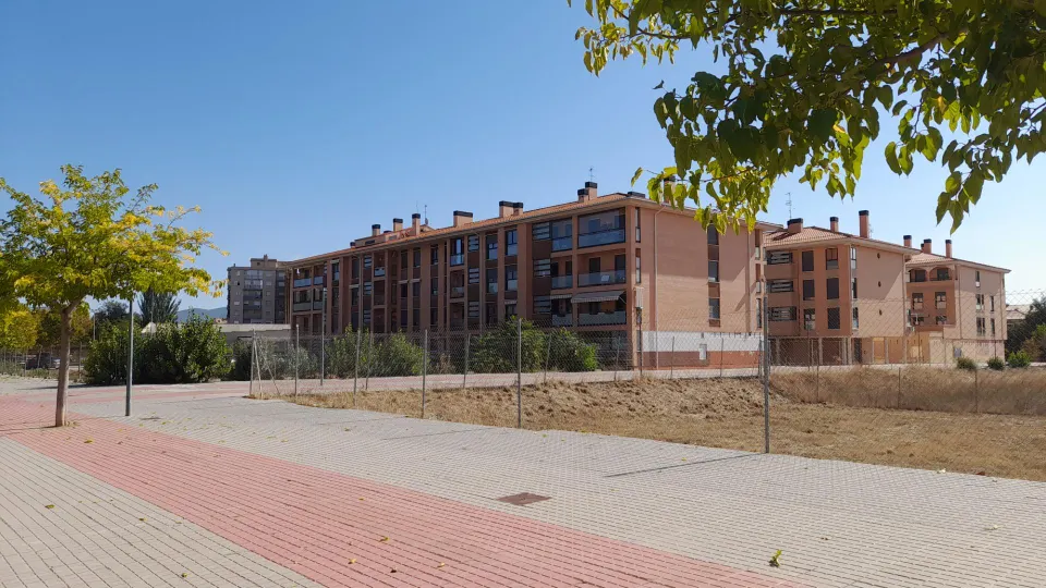 Dos terrenos en venta en Casta Álvarez. Calatayud